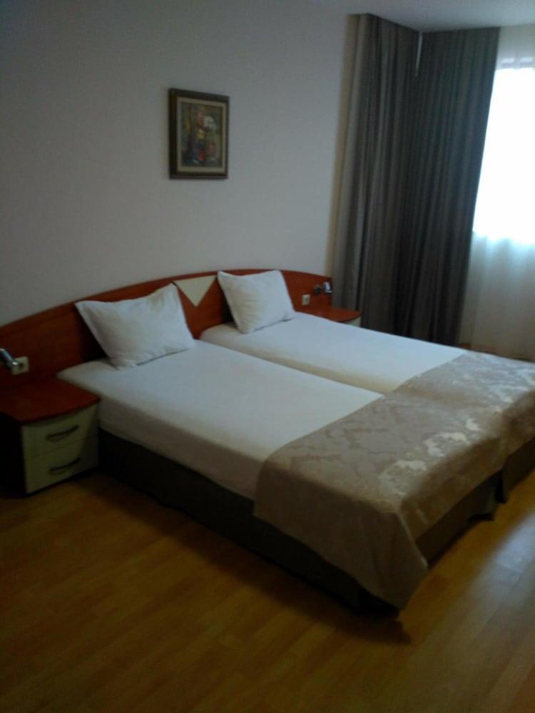 פלובדיב Philippopolis Hotel מראה חיצוני תמונה