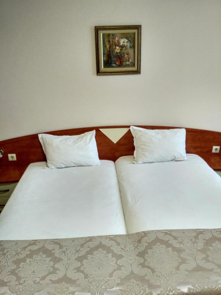 פלובדיב Philippopolis Hotel מראה חיצוני תמונה