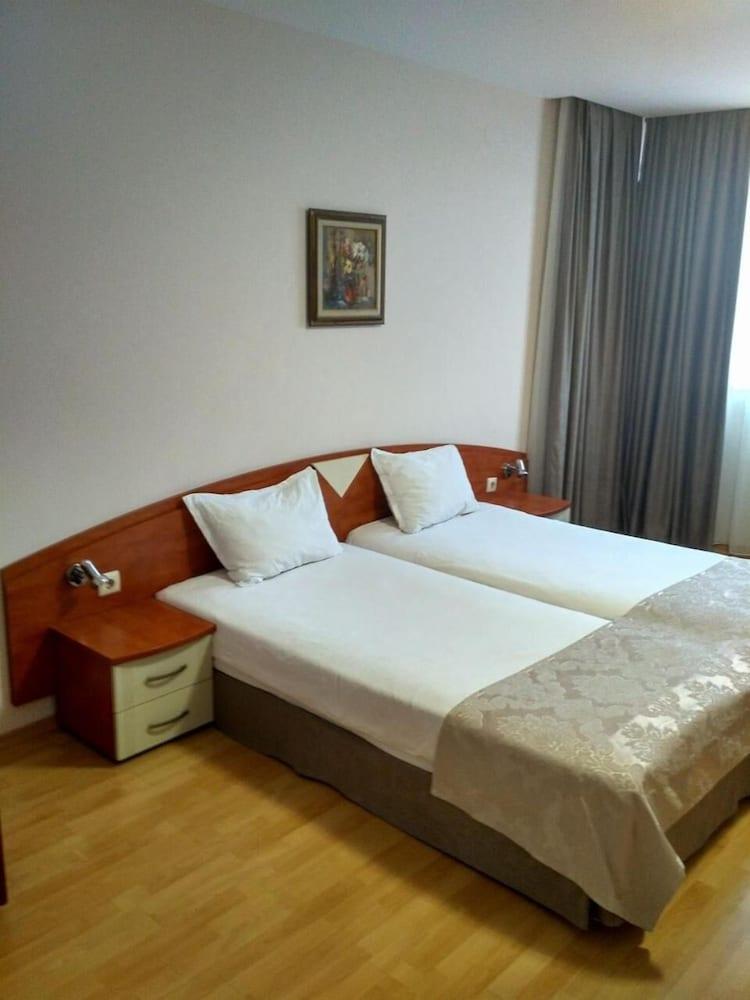 פלובדיב Philippopolis Hotel מראה חיצוני תמונה